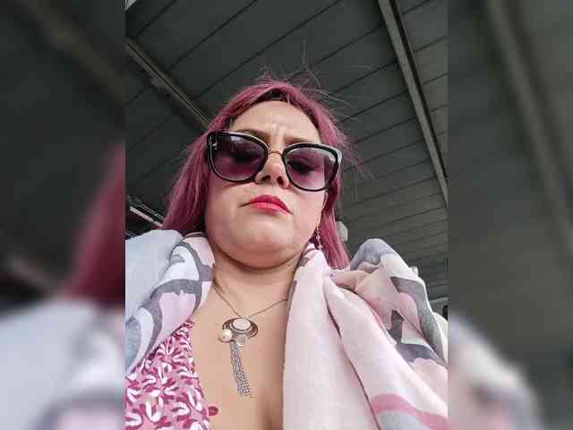 AlexaBrown12 webcam