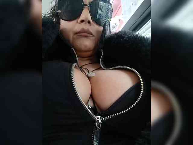 AlexaBrown12 webcam