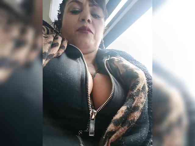 AlexaBrown12 webcam