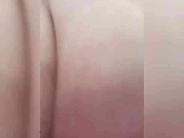 AlexaBrown12 webcam