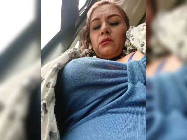 AlexaBrown12 webcam