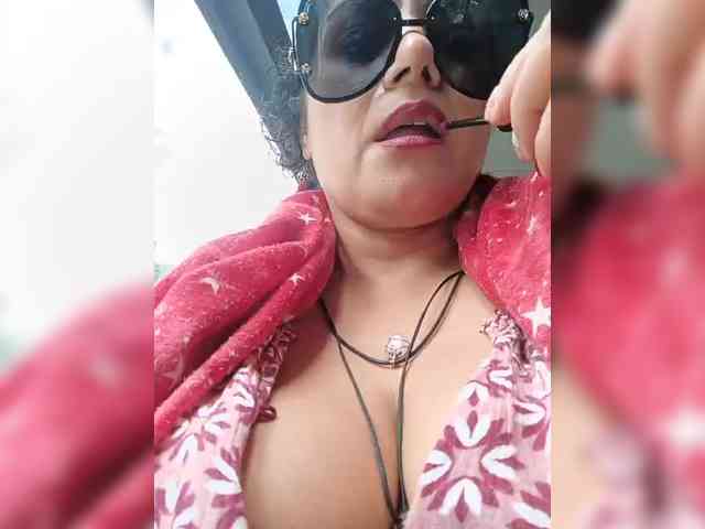 AlexaBrown12 webcam