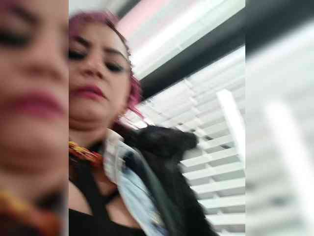 AlexaBrown12 webcam