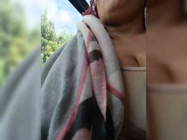AlexaBrown12 webcam