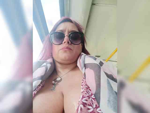 AlexaBrown12 webcam