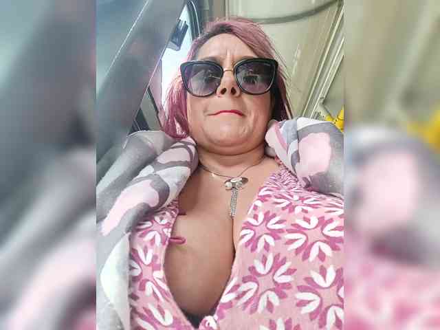 AlexaBrown12 webcam