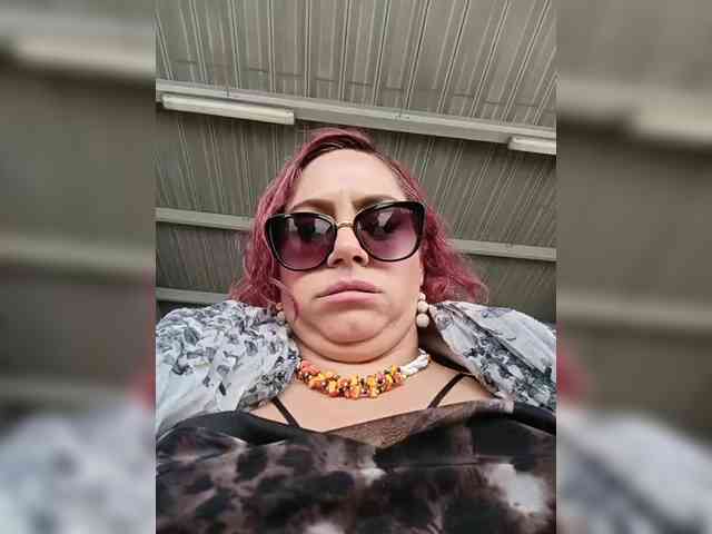 AlexaBrown12 webcam
