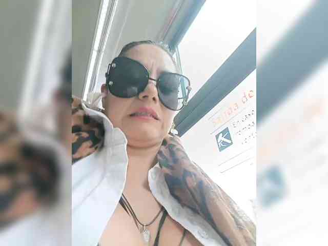AlexaBrown12 webcam