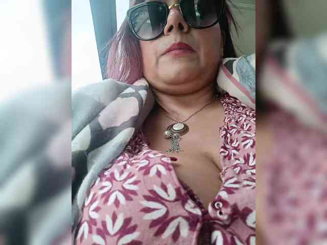 AlexaBrown12 webcam