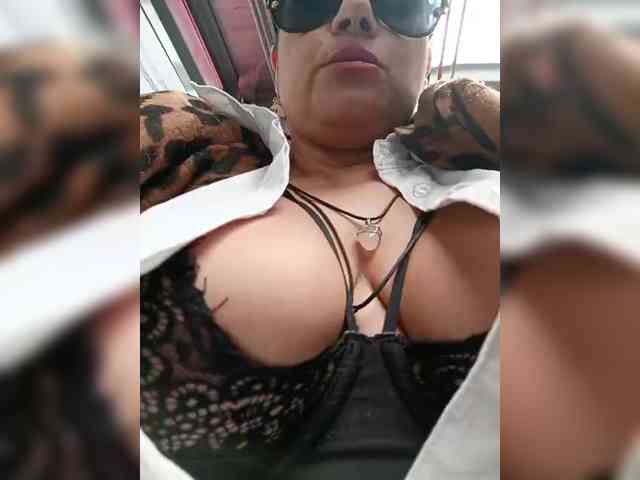 AlexaBrown12 webcam