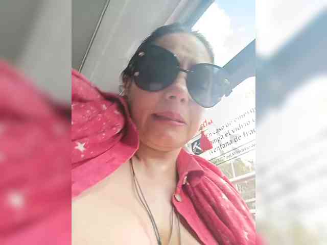 AlexaBrown12 webcam