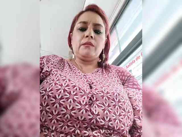 AlexaBrown12 webcam