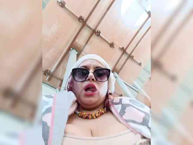 AlexaBrown12 webcam