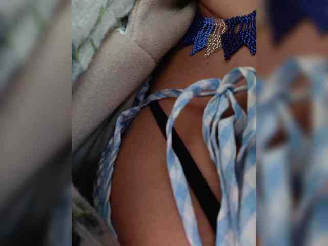 AlexaBrown12 webcam