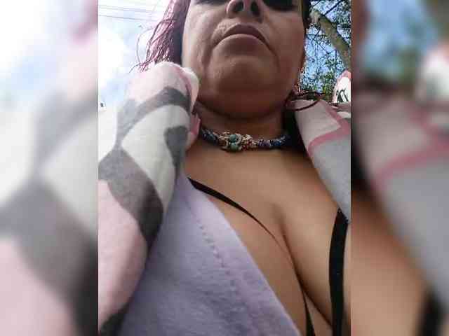 AlexaBrown12 webcam