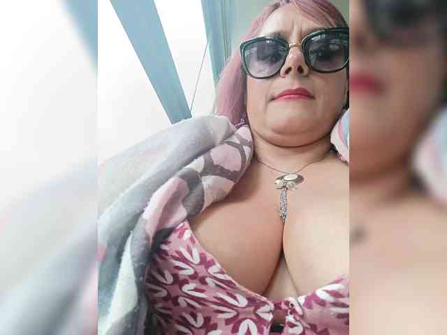 AlexaBrown12 webcam