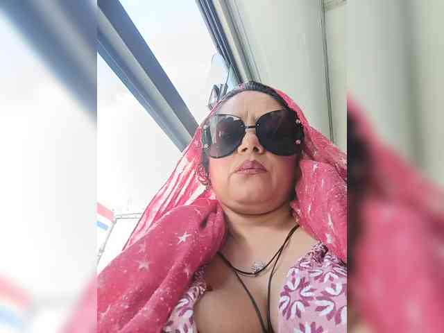 AlexaBrown12 webcam