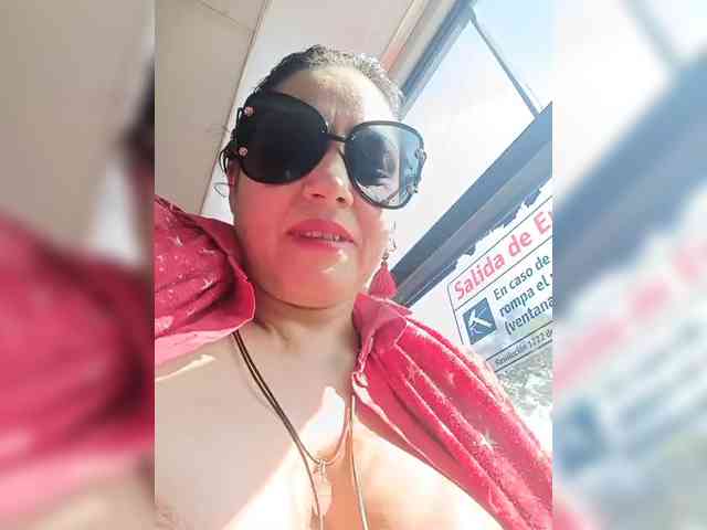 AlexaBrown12 webcam
