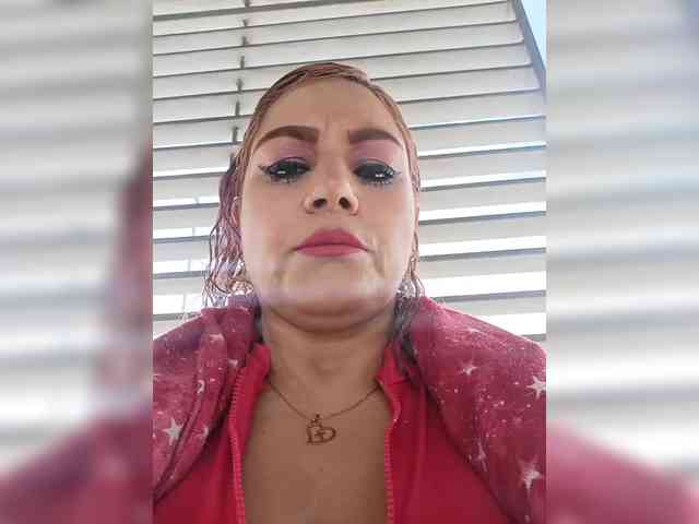 AlexaBrown12 webcam