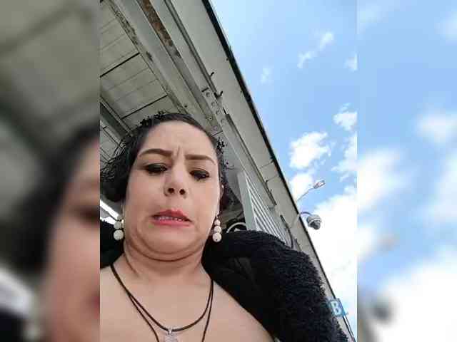 AlexaBrown12 webcam