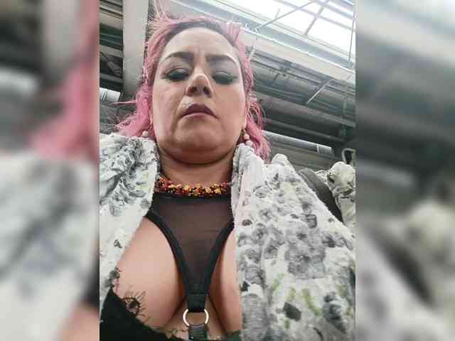 AlexaBrown12 webcam