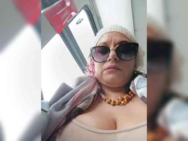 AlexaBrown12 webcam