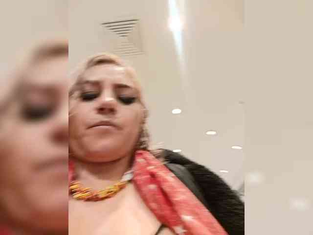 AlexaBrown12 webcam