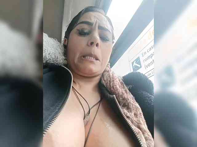 AlexaBrown12 webcam