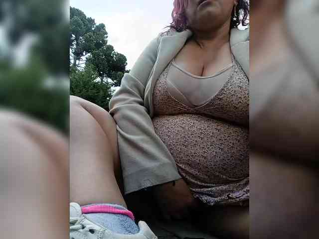 AlexaBrown12 webcam