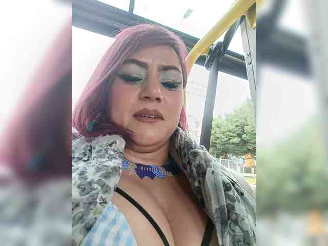 AlexaBrown12 webcam