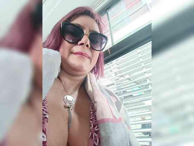 AlexaBrown12 webcam