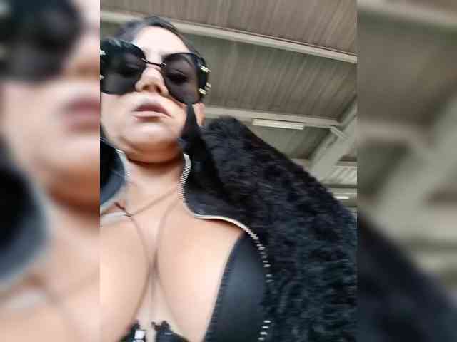 AlexaBrown12 webcam