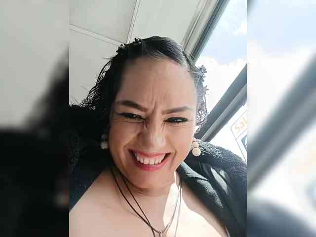 AlexaBrown12 webcam