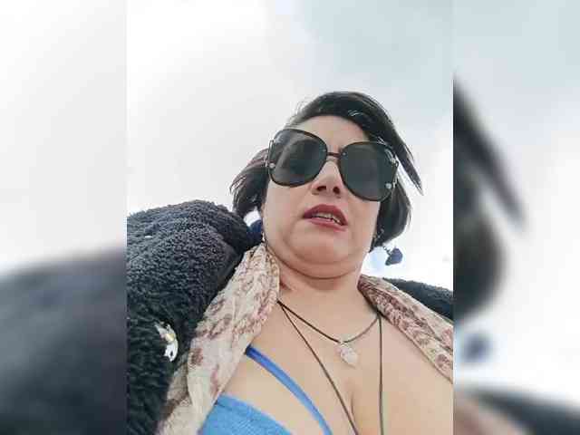AlexaBrown12 webcam