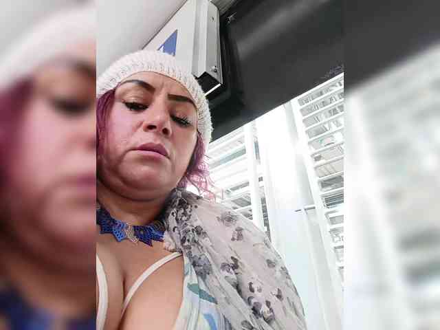 AlexaBrown12 webcam