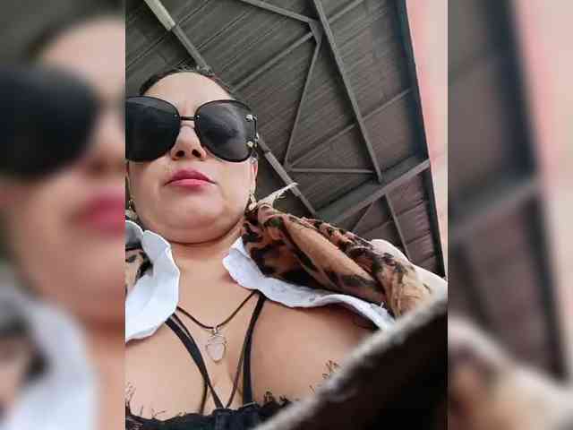 AlexaBrown12 webcam