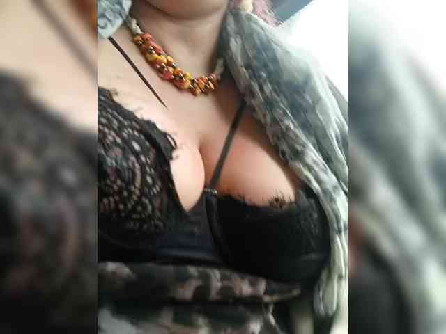 AlexaBrown12 webcam
