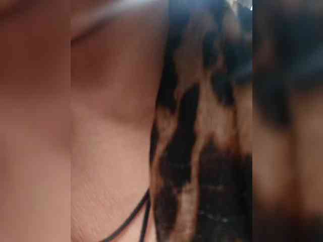 AlexaBrown12 webcam