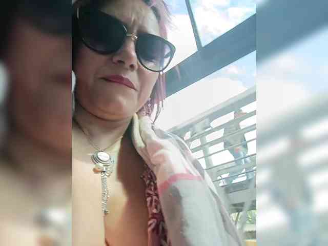 AlexaBrown12 webcam