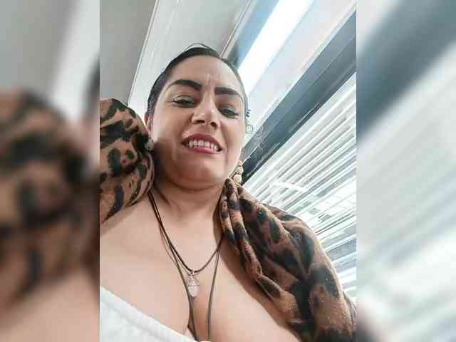 AlexaBrown12 webcam