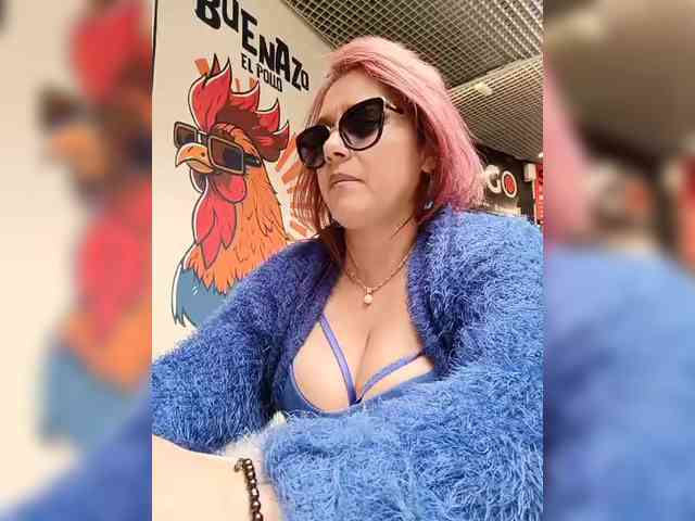 AlexaBrown12 webcam