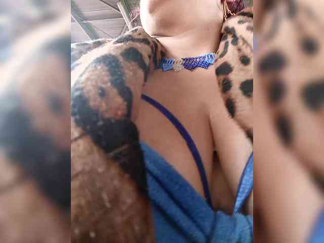 AlexaBrown12 webcam