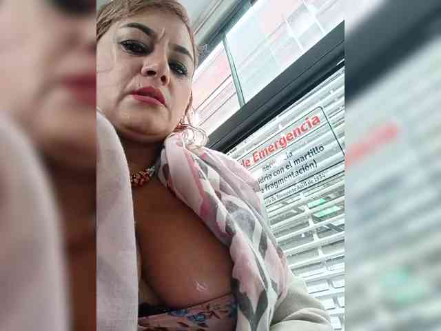 AlexaBrown12 webcam