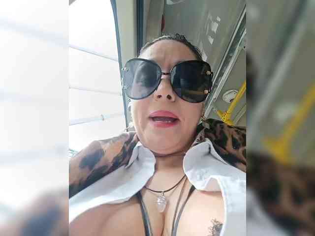 AlexaBrown12 webcam