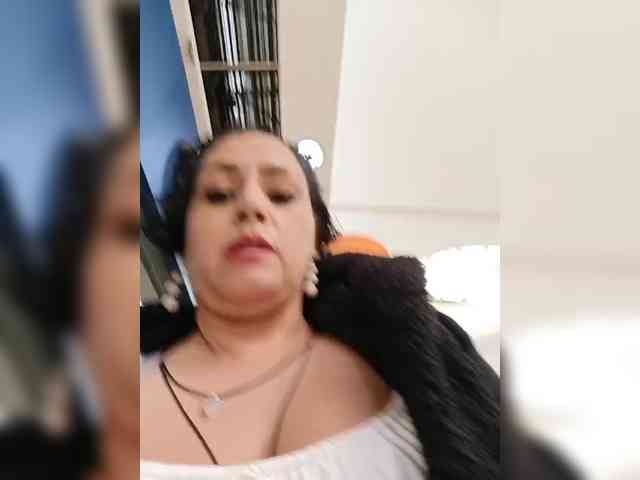 AlexaBrown12 webcam