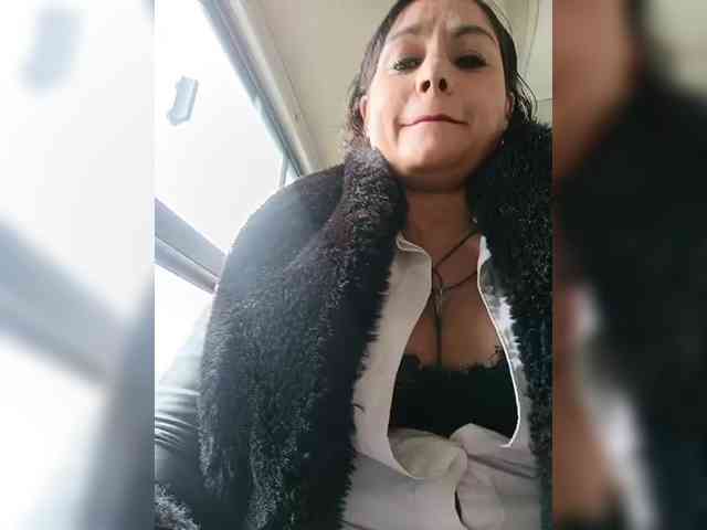 AlexaBrown12 webcam