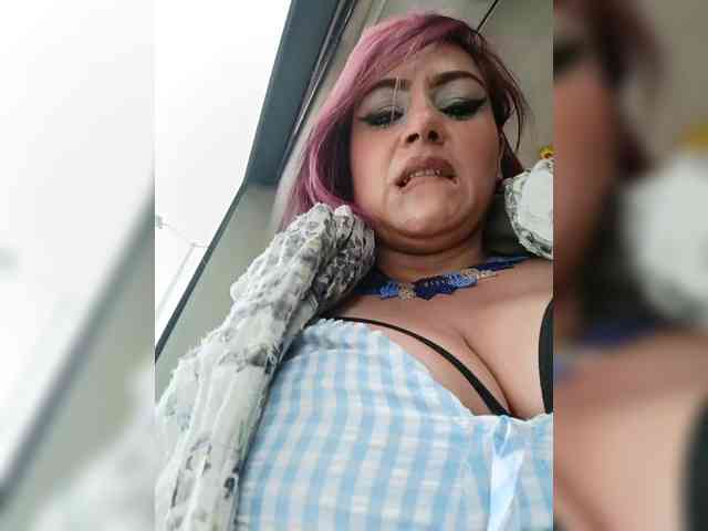 AlexaBrown12 webcam