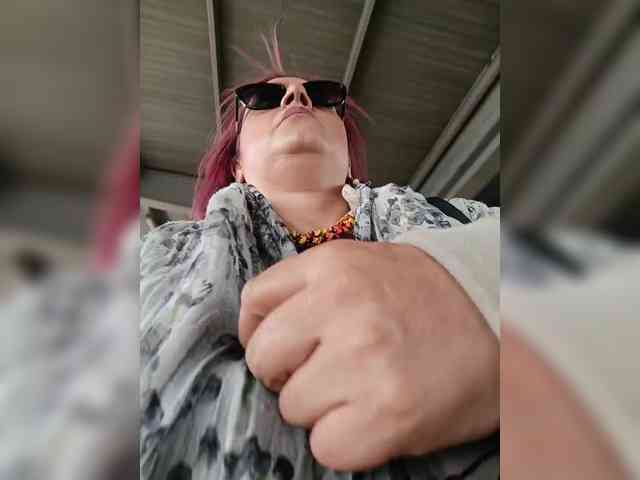 AlexaBrown12 webcam
