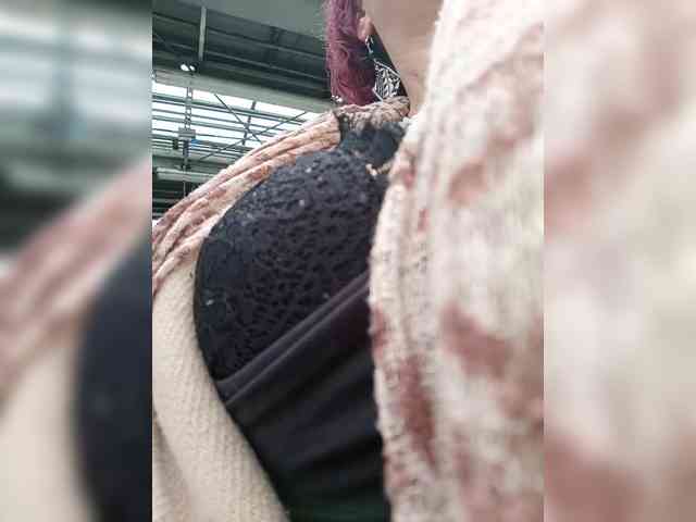 AlexaBrown12 webcam