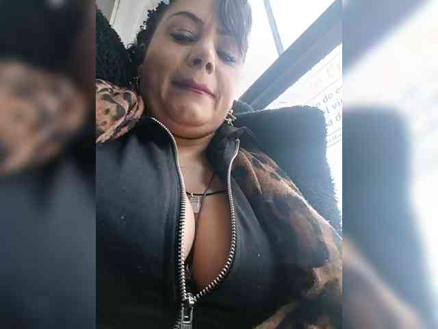 AlexaBrown12 webcam